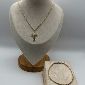 Elegant Gold Necklace and Bracelet Set